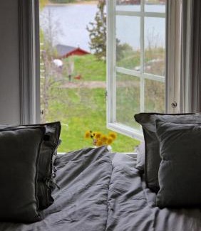 Tomta Maison | Roslagen sjötomt ,gårdshus på större gård