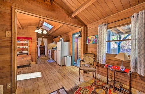 Rosman Appartement | Rosman Vacation Rental with Charcoal Grill!