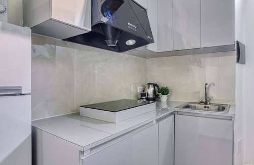 Chinatown Appartement | Rosmini13; Lil Gem in Sempione District