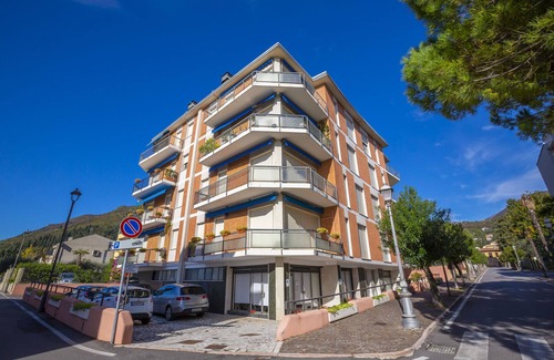 Barbarano Appartement | Rossella on the lake with fantastic view, Salò, Italy