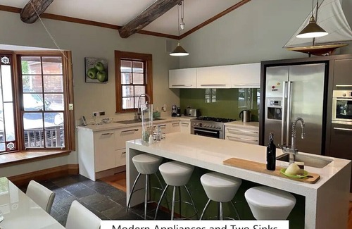 Okere Falls Maison | Rotoiti Lakefront Luxury with Tennis Court, Gym, and Jetty
