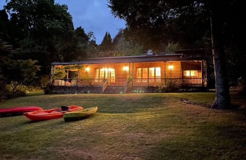 Okere Falls Maison | Rotoiti Lakefront Luxury with Tennis Court, Gym, and Jetty