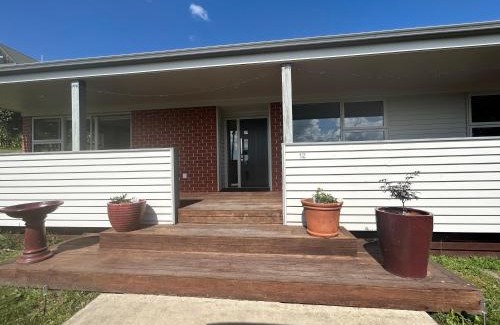 Owhata Maison | Rotorua Lakes Cottage