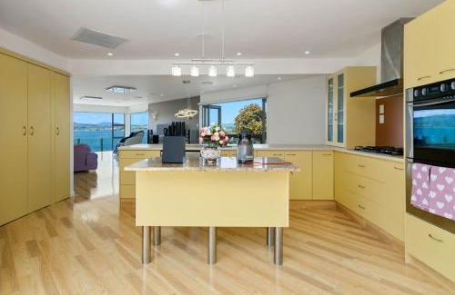 Kawaha Point Maison | Rotorua Luxury lakeside Resort