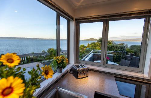 Kawaha Point Maison | Rotorua Serenity Lakeview Retreat