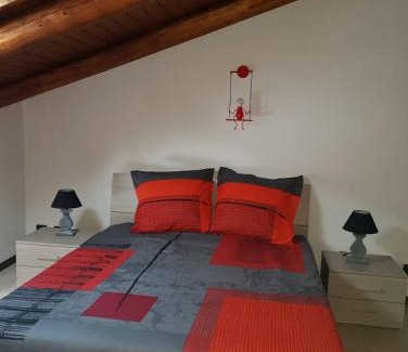 Saint-Vincent Appartement | Rouge et Noir