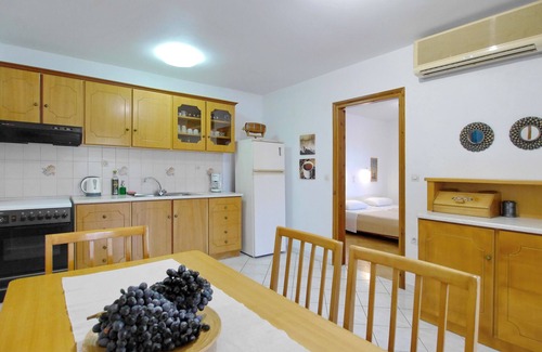 Kato Stalos Appartement | Rouladina Apt 4
