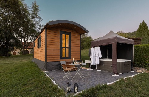 Menthonnex-sous-Clermont Chalet De Ski | Roulotte Paradis: Insolite, SPA Privatif, Piscine
