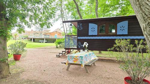 Saint-Bonnet-de-Rochefort Autre | Roulotte Tenessee