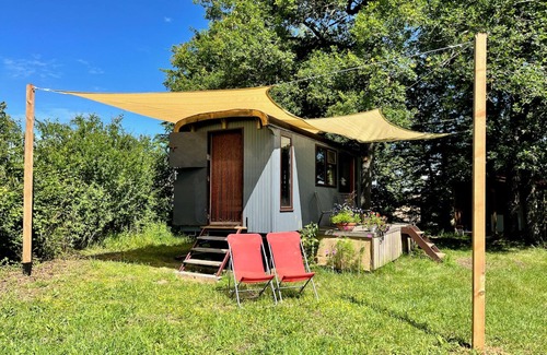 Gaugeac Cabine | Roulotte Confortable Avec Vue Imprenable, Hamac et Sanitaires Séparés