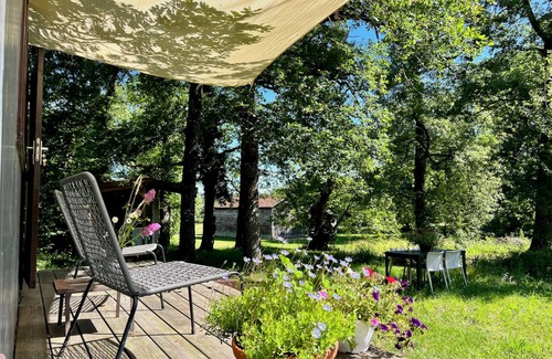 Gaugeac Cabine | Roulotte Confortable Avec Vue Imprenable, Hamac et Sanitaires Séparés