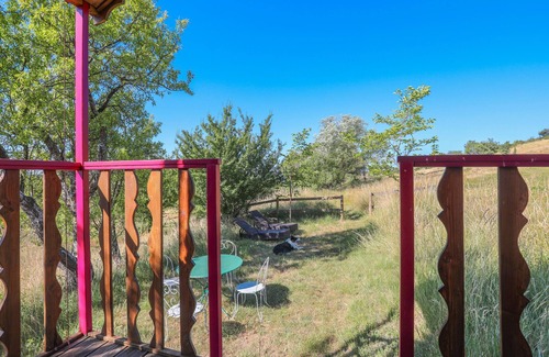 Bargeme Appartement | Roulotte Ferme St Pierre avec jardin privé