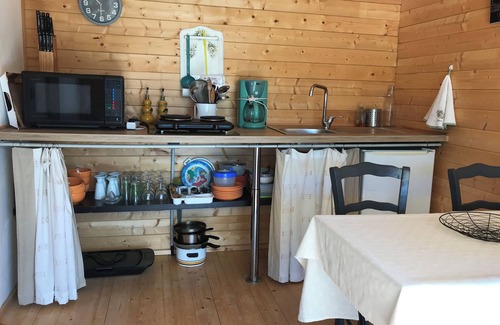 St.-Remy-de-Provence Cabine | Roulotte 3 personnes vue sur Les Alpilles Animaux de compagnie acceptés