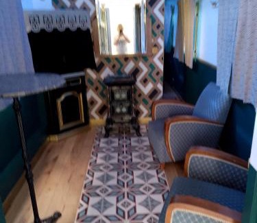 Thurey Maison | Roulotte L Aventura Art Deco