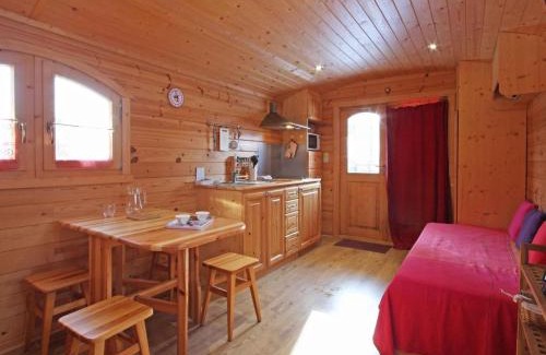 Radon Maison | Roulotte spacieuse avec terrasse, jardin et jeux, animaux acceptés - FR-1-497-130
