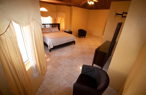 Saint Margarets Bay Maison | Round View Guest House