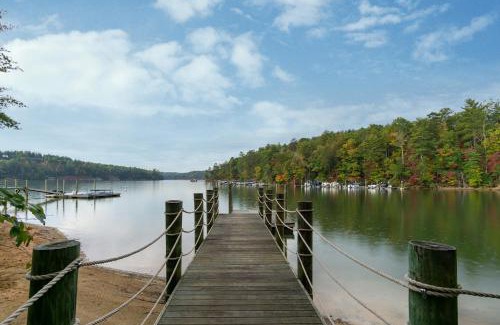 Nebo Maison | Row House Lakefront Luxury, Gas Grill, Fire Pit & Private Dock on Lake!