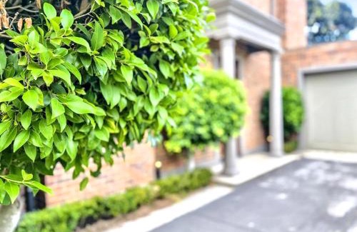 Balwyn Maison | Rowen Manor House