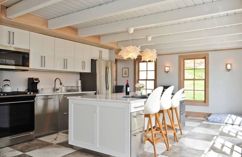 Roxbury Maison | 100% ROXBURY (Zoom in +) PoshPadsCT "PAINTER RIDGE" Menthe 3BR, Piscine, Barbecue, Vélos