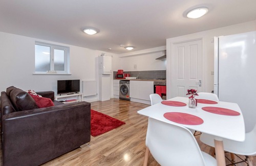 Yiewsley Appartement | (2) Visiter Legoland, Windsor ou Londres, rester avec nous - seulement 30 minutes en voiture!