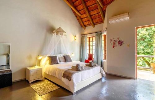 Hazyview Cabine | Royal Bakoena Hamiltonparks Country Lodge