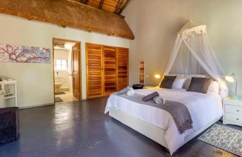 Hazyview Cabine | Royal Bakoena Hamiltonparks Country Lodge