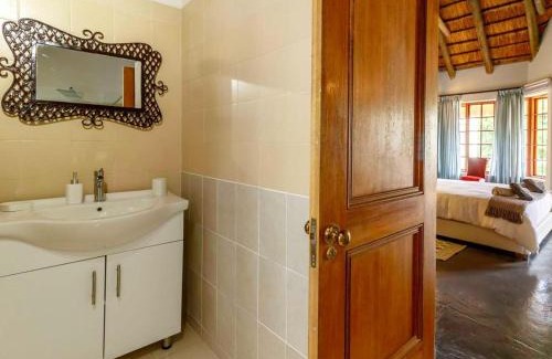 Hazyview Cabine | Royal Bakoena Hamiltonparks Country Lodge