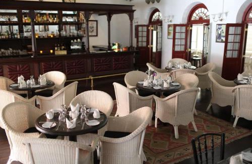 Kandy Hôtel | Royal Bar & Hotel