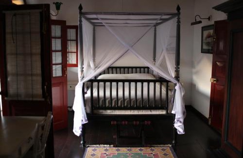 Kandy Hôtel | Royal Bar & Hotel