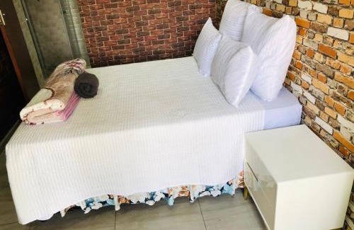 Zeerust Lit Et Petit-Déjeuner | Royal BNB and SPA