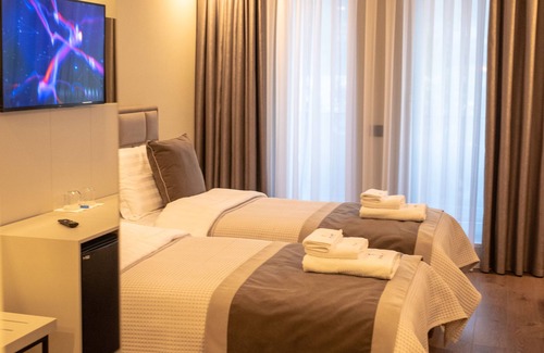 Mjull-Bathore Hôtel | Royal East Resort