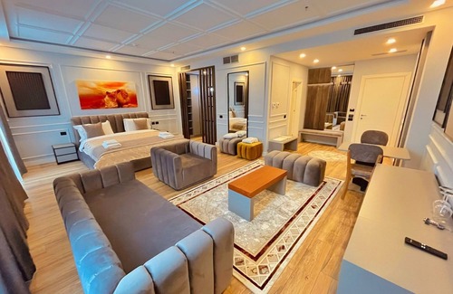 Mjull-Bathore Hôtel | Royal East Resort