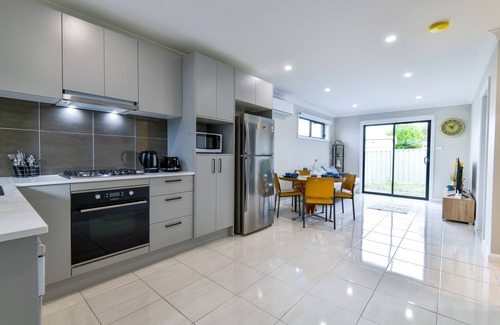 Toukley Maison | Royal Lake Guest House