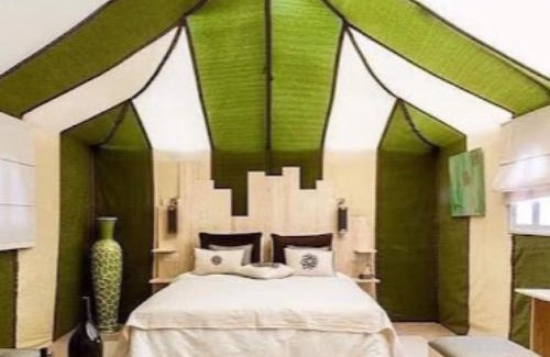 Lac Yasmins Autre | Royal Luxury Cafe Du Sud