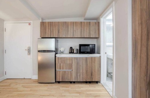 Gay Village Hôtel | Royal Match – MTL Village Vibe