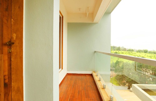 Khodala Villa | Royal Oakwood Villa by Shiloh Stay