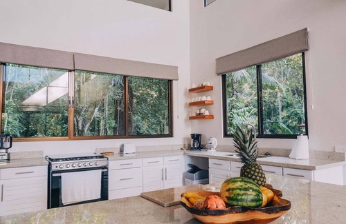 Dominicalito Maison | Royal Sabitha, Private Luxury Jungle Oasis w/pool & yoga deck! 5min from Surf! Dominical