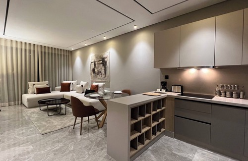 La Corniche Appartement | Royal Suite in lovely Anfa with WiFi, AC