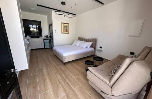 Daliyat al-Karmel Lit Et Petit-Déjeuner | Royal Suites Dalia - וילה עם 4 סוויטות מהממות, בריכה מחוממת וג'קוזי