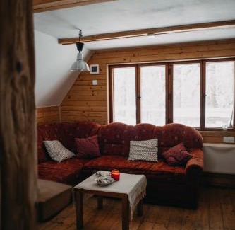 Potec Chalet De Ski | Roztomilá a utulná chata Azzy na samotě v lese.