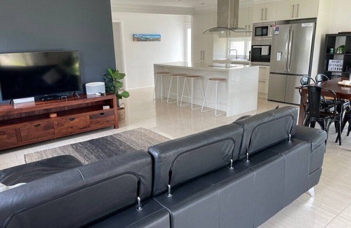 Anna Bay Maison | Ruby Tuesday - Little Beach House
