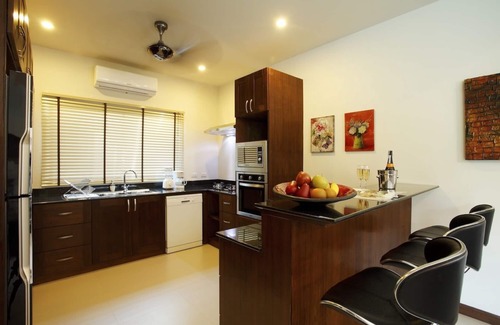 Rawai Villa | Ruby Villa: 3 chambres, piscine privée Villa, près de Nai Harn Beach, femme de ménage et cuisiner