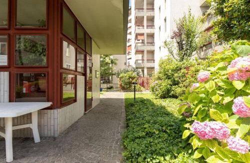 Precotto Appartement | Rucellai Studio With Shared Pool by Halldis