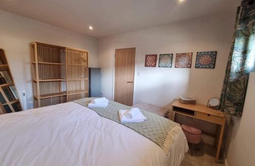 Pill Maison | Rudgleigh Lodge by Cliftonvalley Apartments