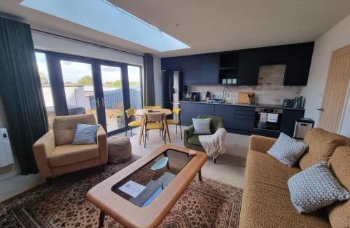 Pill Maison | Rudgleigh Lodge by Cliftonvalley Apartments