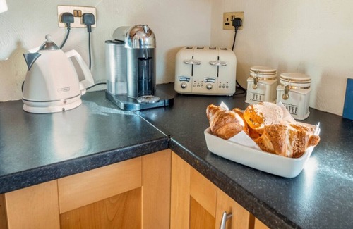 Ballyconneely Maison | Rugosa - A bright, spacious and relaxing stay