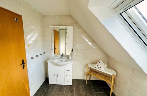 Kolkwitz Appartement | Ruhe und Natur Pur: Moderne Ferienwohnung im Dörflichen Spreewald