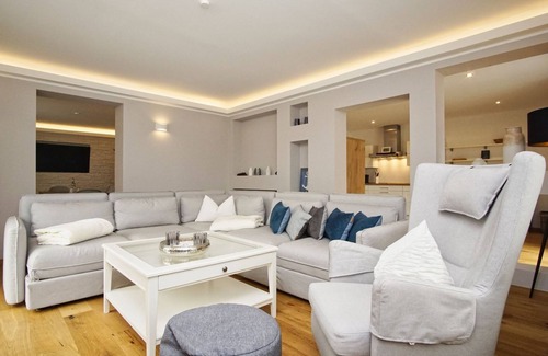 Bergen auf Ruegen Appartement | Ruhig und Idyllische Lage, Ahoi Erlebnisbad Gratis - Gutshaus Silvitz Fewo 01 - Gutshaus Silvitz