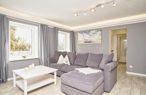 Bergen auf Ruegen Appartement | Ruhig und idyllische Lage, strandnah, gratis Nutzung vom AHOI Erlebnisbad und Sauna in Sellin - Gutshaus Silvitz FeWo 02