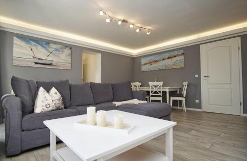 Bergen auf Ruegen Appartement | Ruhig und idyllische Lage, strandnah, gratis Nutzung vom AHOI Erlebnisbad und Sauna in Sellin - Gutshaus Silvitz FeWo 02